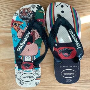 Havaianas kids flip flops - adorable fun pattern - size USA 11/12